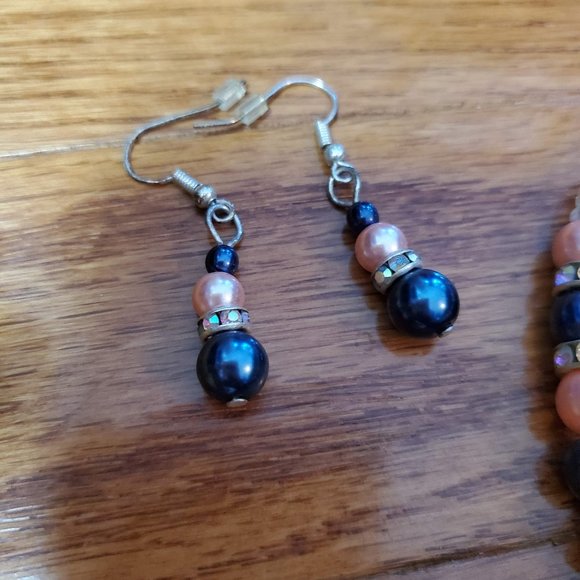 Light Pink and blue matching bracelet and earrings. Handmade. Metal clasps. - Picture 4 of 4